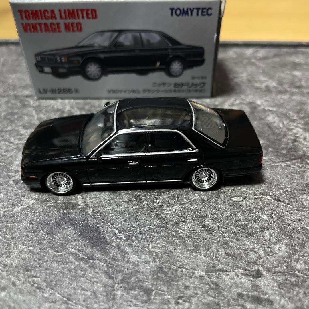 セドリックY33 トミカリミテッドヴィンテージ
