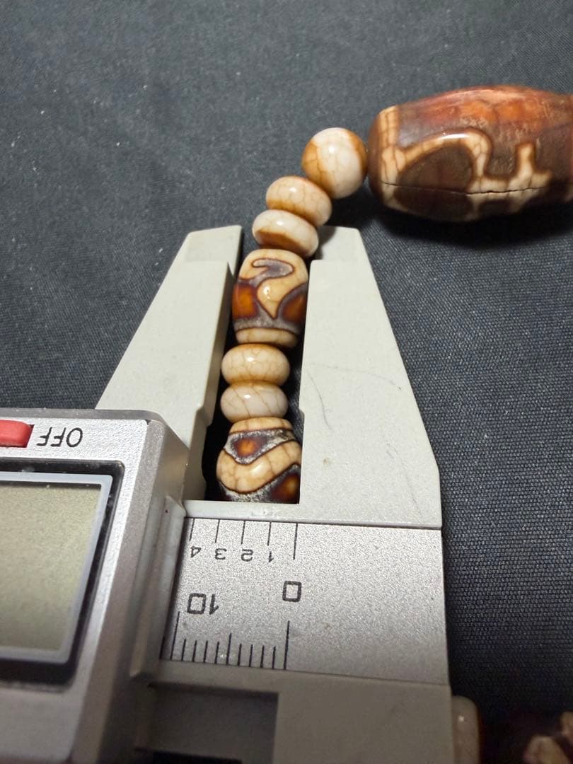 台湾天珠‼️西蔵老礦玉髄骨董龍紋宝瓶天珠ブレスレット