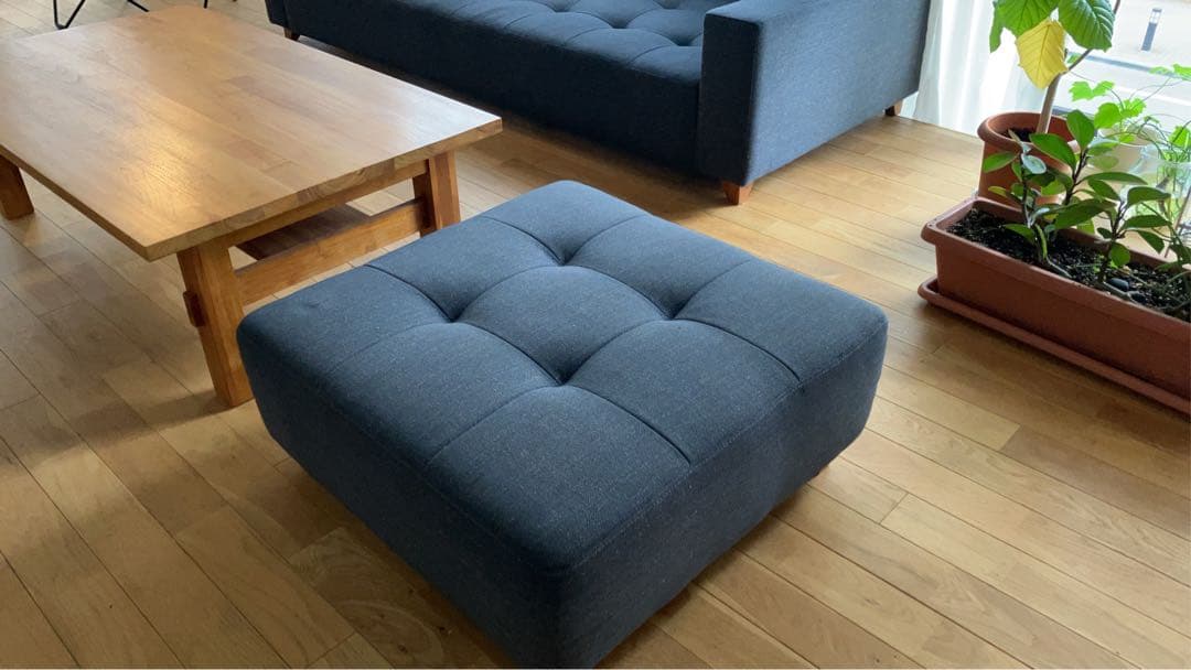 ダークグレー 3人掛けソファ オットマン付き