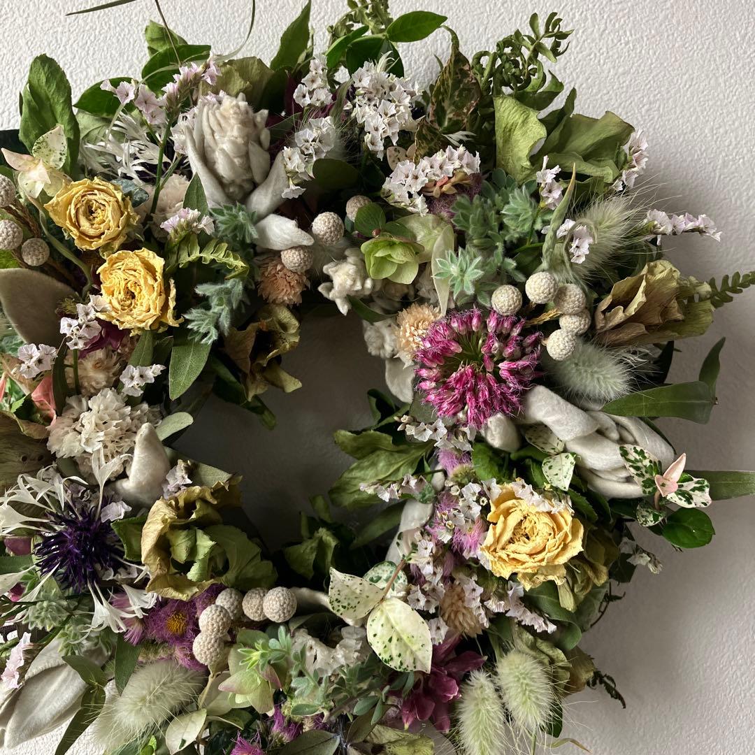 新緑のグリーンリース　バラ　クリスマスローズ　ドライフラワー