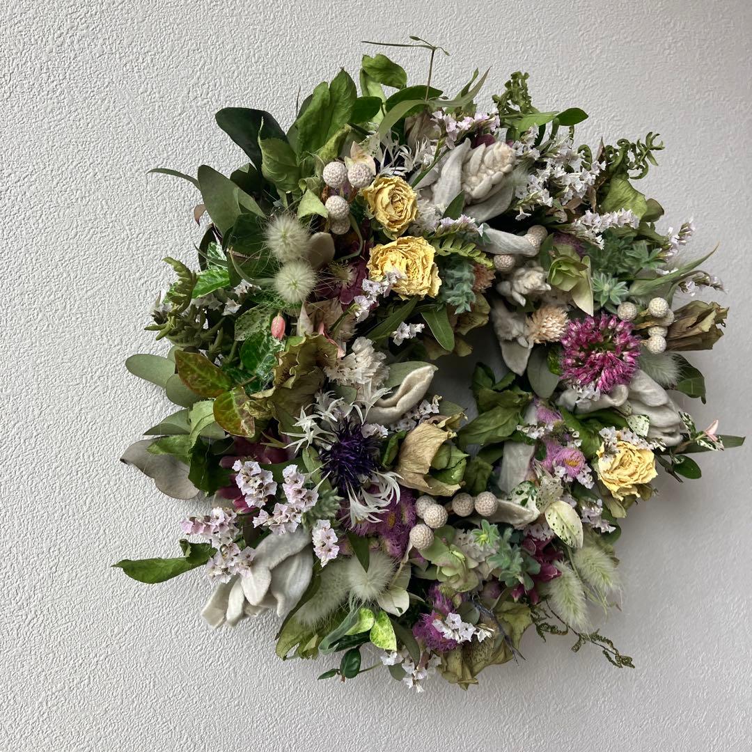 新緑のグリーンリース　バラ　クリスマスローズ　ドライフラワー