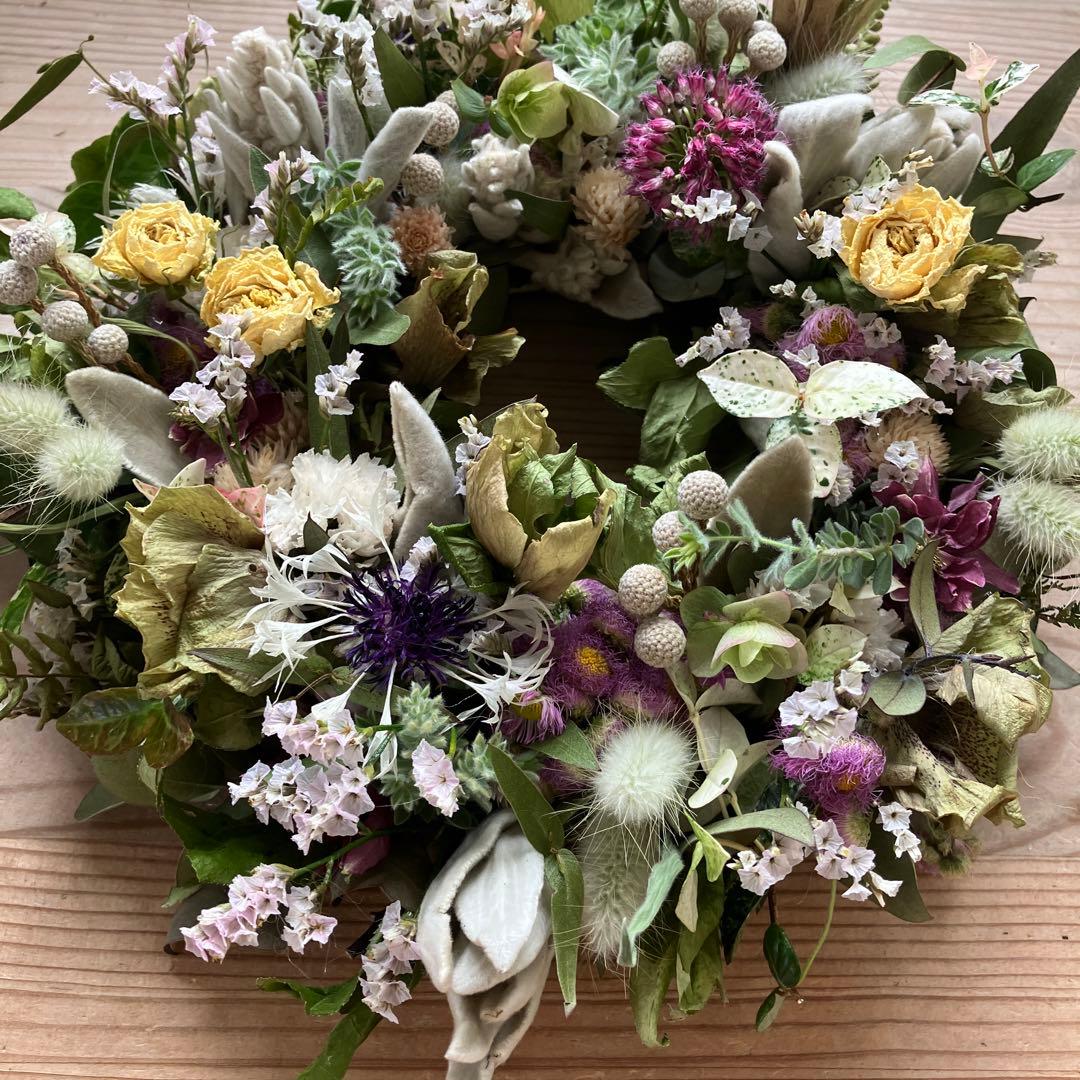 新緑のグリーンリース　バラ　クリスマスローズ　ドライフラワー