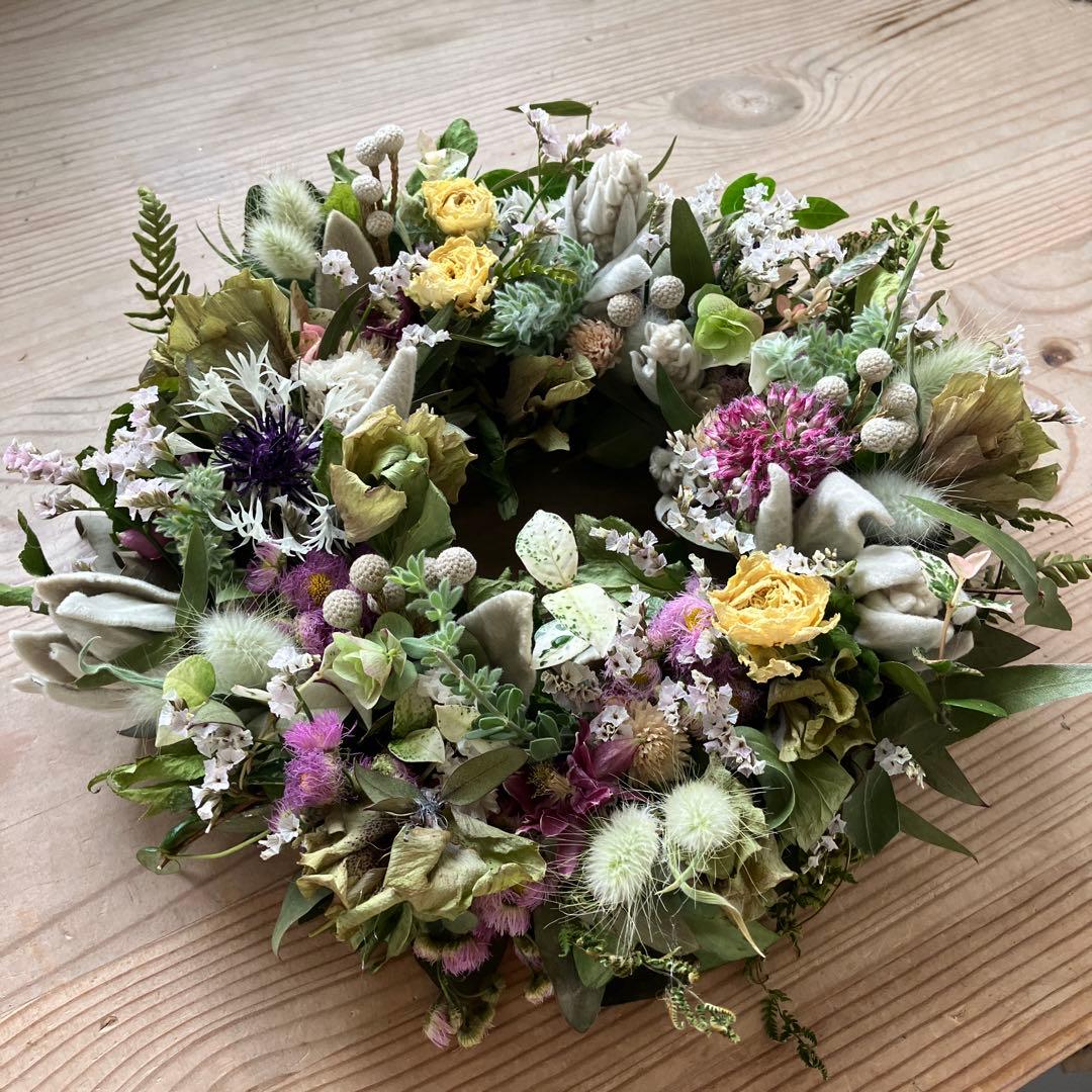 新緑のグリーンリース　バラ　クリスマスローズ　ドライフラワー