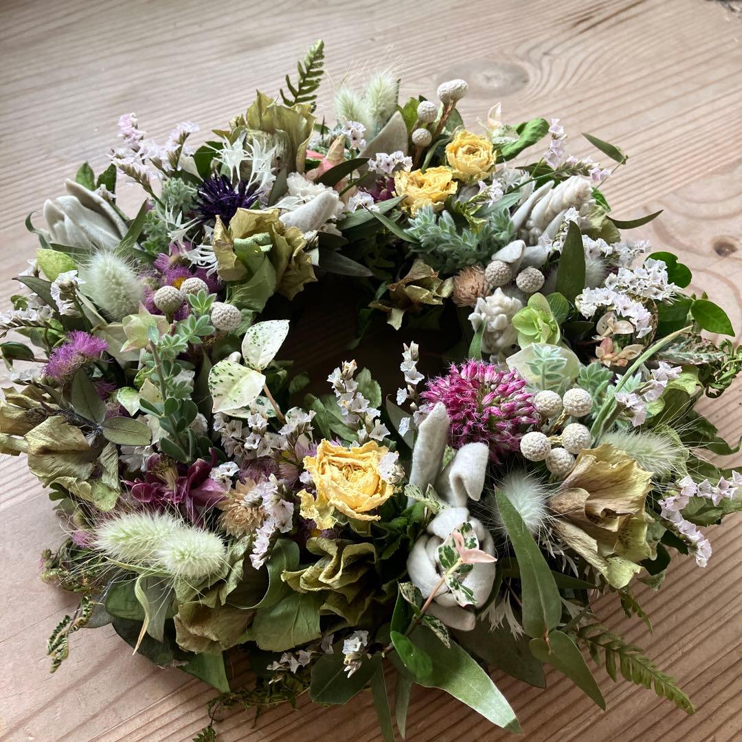 新緑のグリーンリース　バラ　クリスマスローズ　ドライフラワー