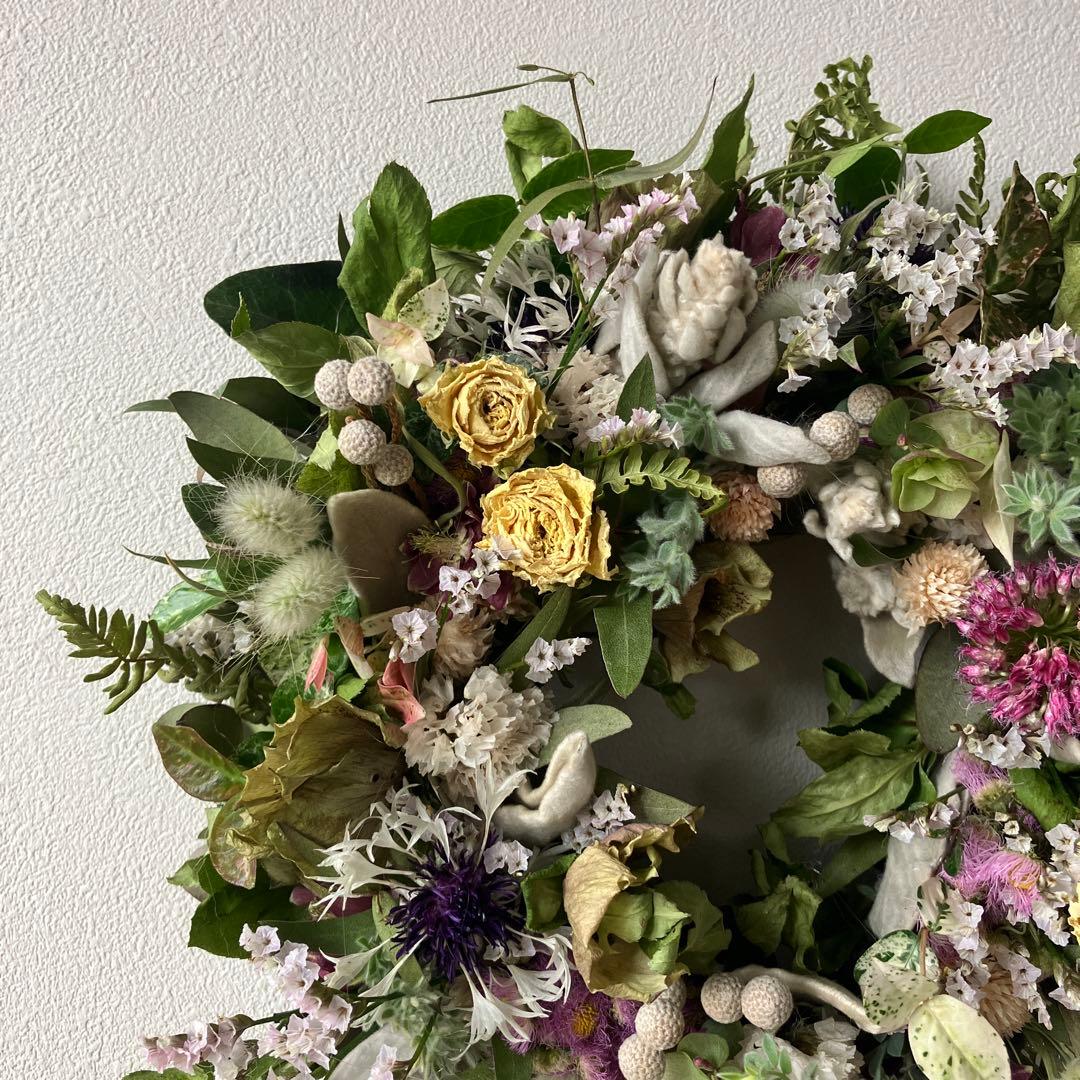 新緑のグリーンリース　バラ　クリスマスローズ　ドライフラワー