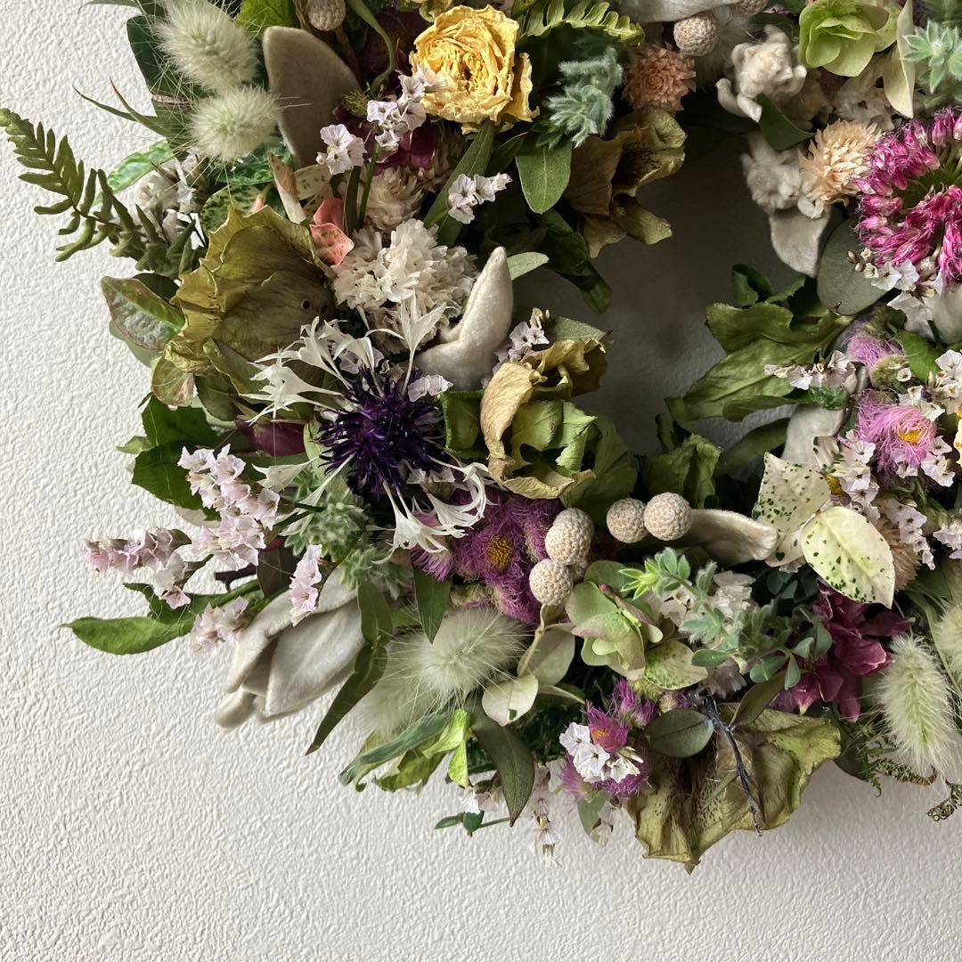 新緑のグリーンリース　バラ　クリスマスローズ　ドライフラワー