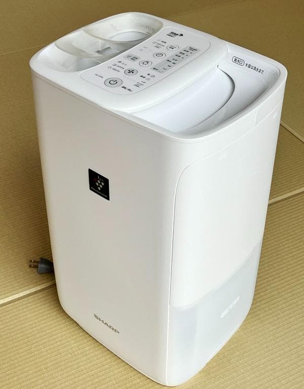 シャープ加湿器 HV-R75（加熱気化式）