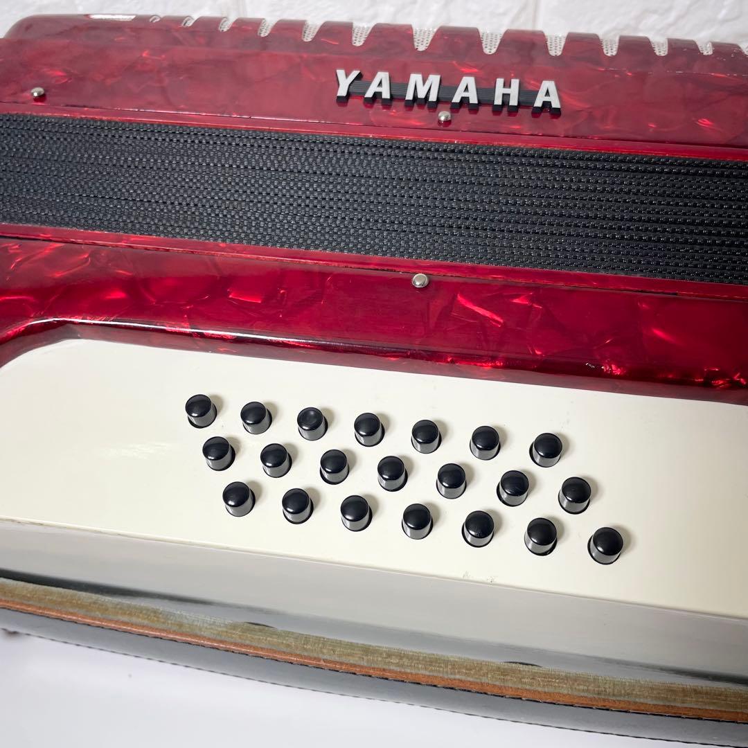 【使用感の少ない美品/動作確認済み】YAMAHA ３２鍵盤 アコーディオン