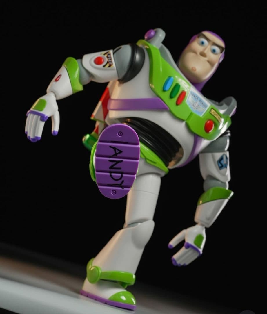 n*n様 トイストーリー　 バズ・ライトイヤー 等身大スペースレンジャー 組み立