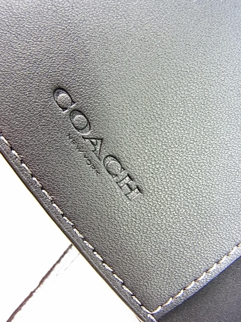 正規未使用コーチiPhone16フォリオケース6.1インチ対応アイフォンケース