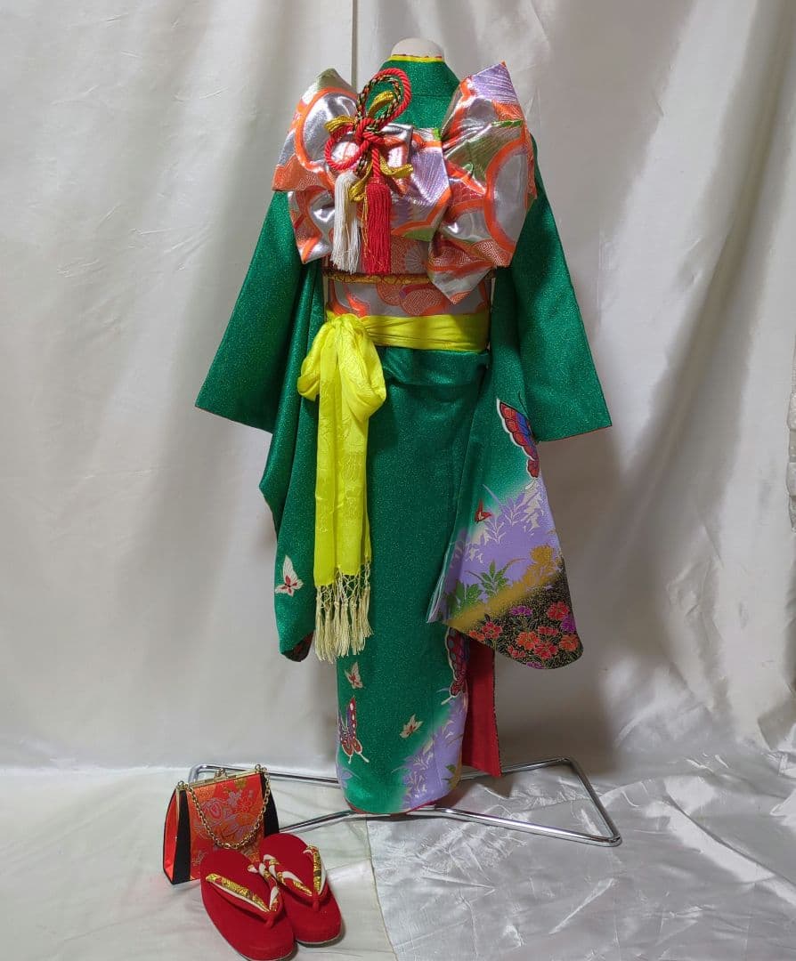 七五三７歳用 緑色着物 金通し　勝山かんざしセット付き