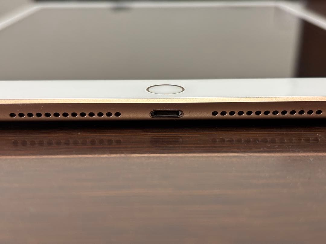 Apple iPad 第7世代 32GB Wi-Fiモデル（ゴールド） 本体