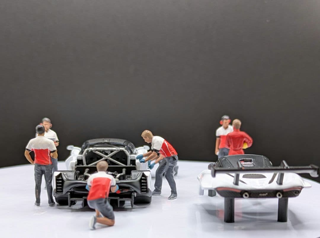 1/64マクラーレン 720S GT3X＆ピットクルーフィギュア