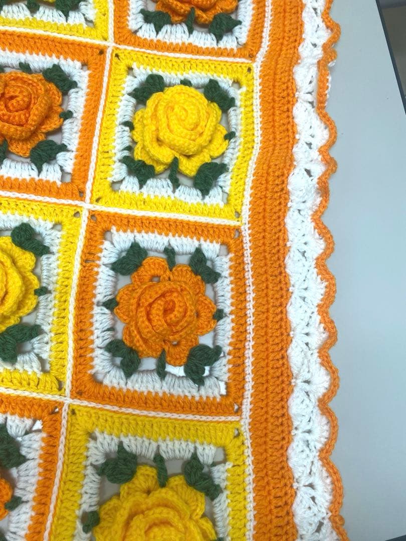 バラのグラニースクエア＊モチーフ、マルチカバー、ブランケット、ハンドメイド