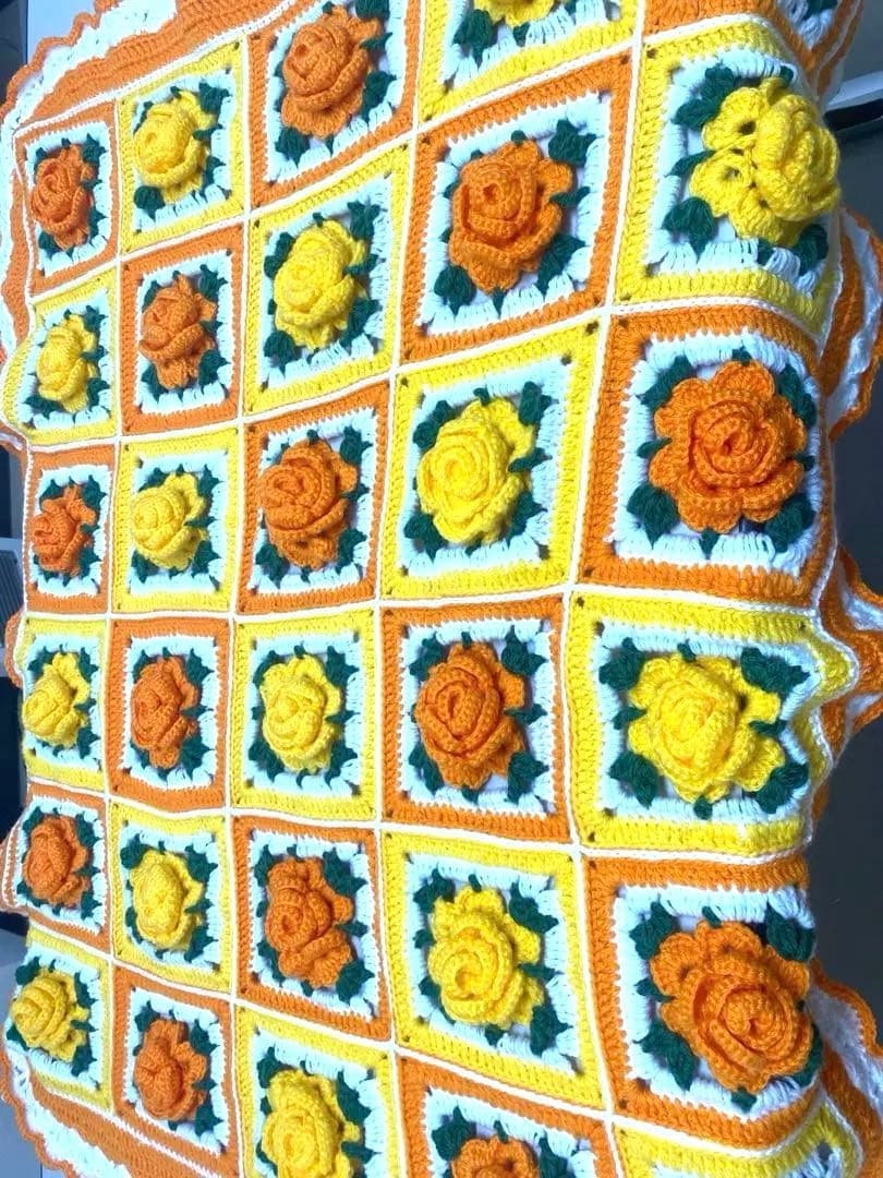 バラのグラニースクエア＊モチーフ、マルチカバー、ブランケット、ハンドメイド