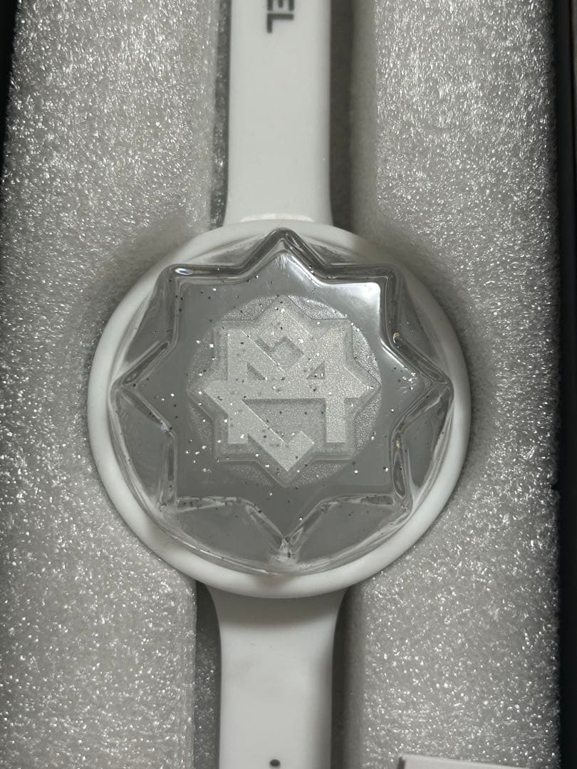 アイドル MAZZEL official LIGHTBAND