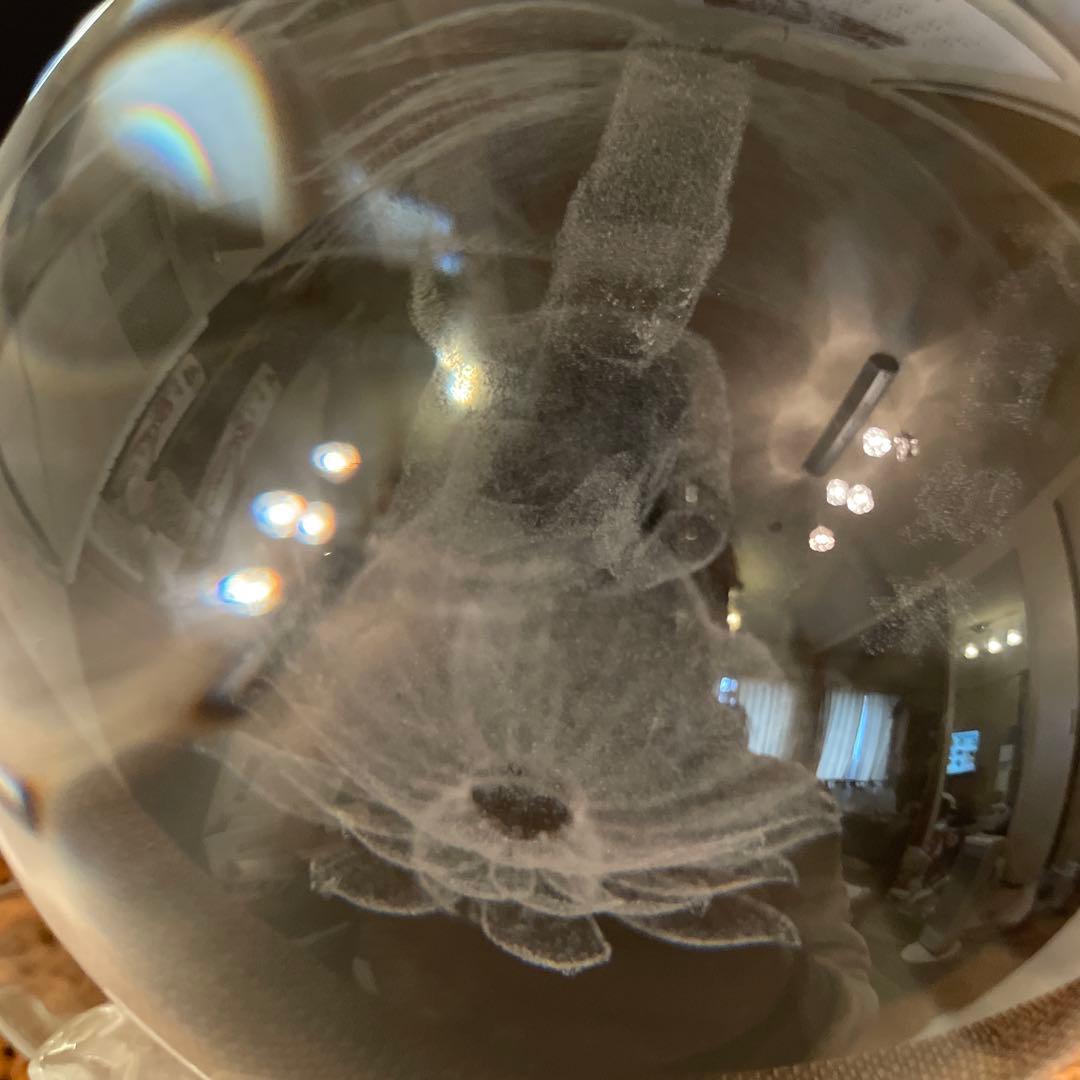 大玉水晶　大日如来　レーザー彫　台座付き