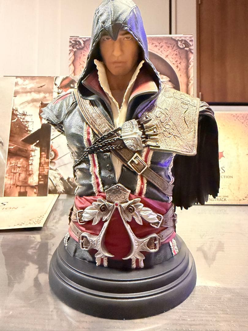 【フィギュア】アサシンクリードⅡ　エツィオ胸像　サウンドトラックCD リトグラフ