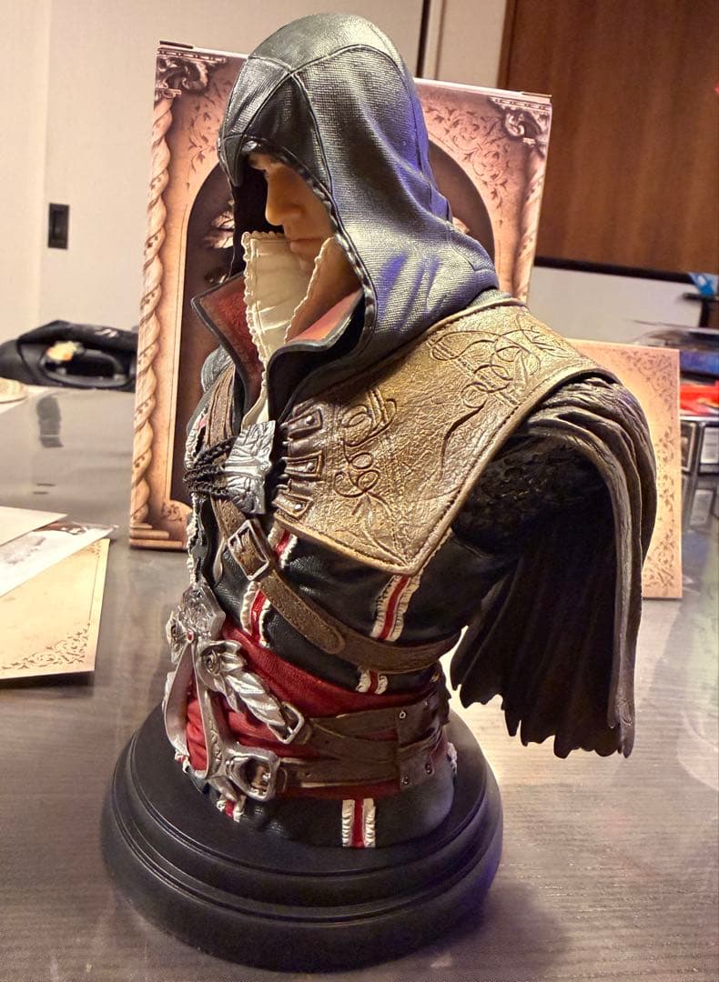 【フィギュア】アサシンクリードⅡ　エツィオ胸像　サウンドトラックCD リトグラフ