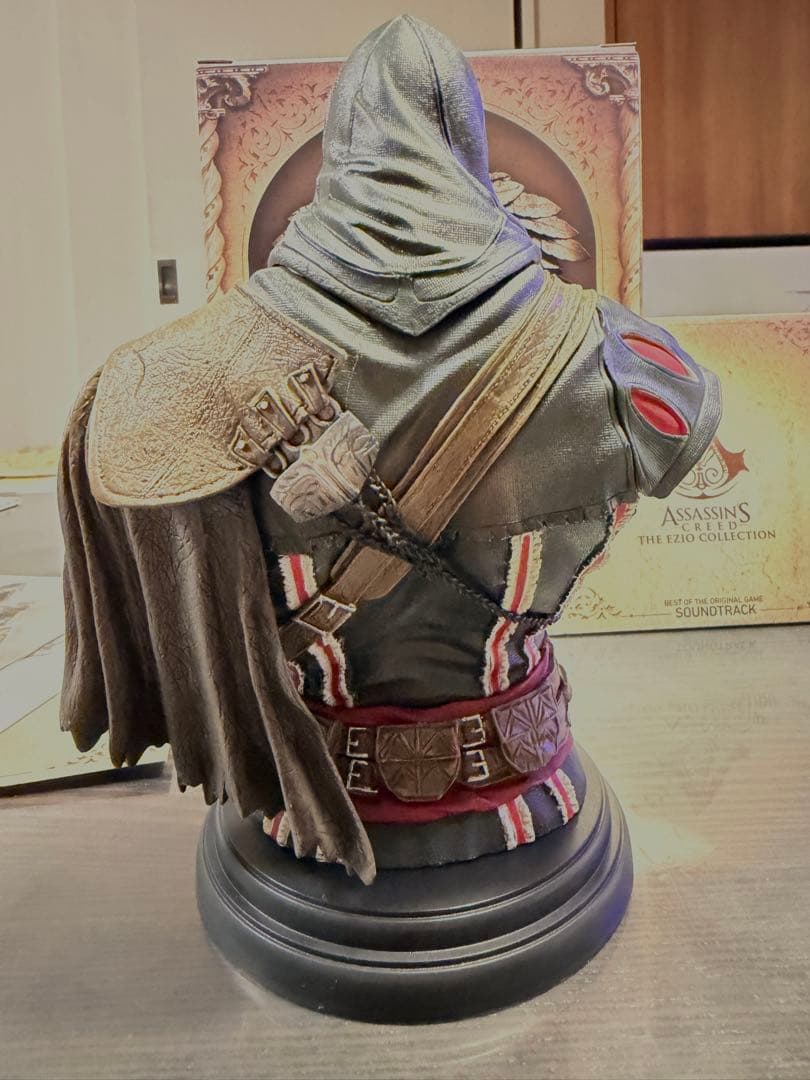 【フィギュア】アサシンクリードⅡ　エツィオ胸像　サウンドトラックCD リトグラフ