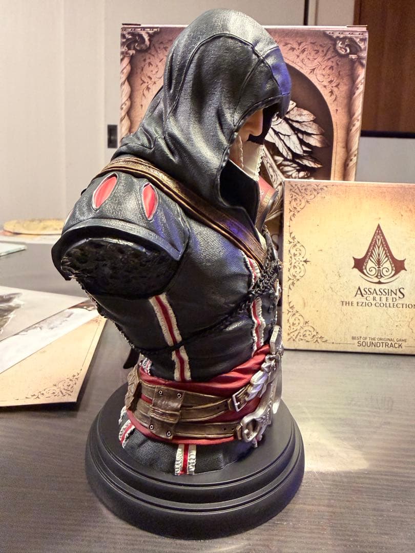 【フィギュア】アサシンクリードⅡ　エツィオ胸像　サウンドトラックCD リトグラフ