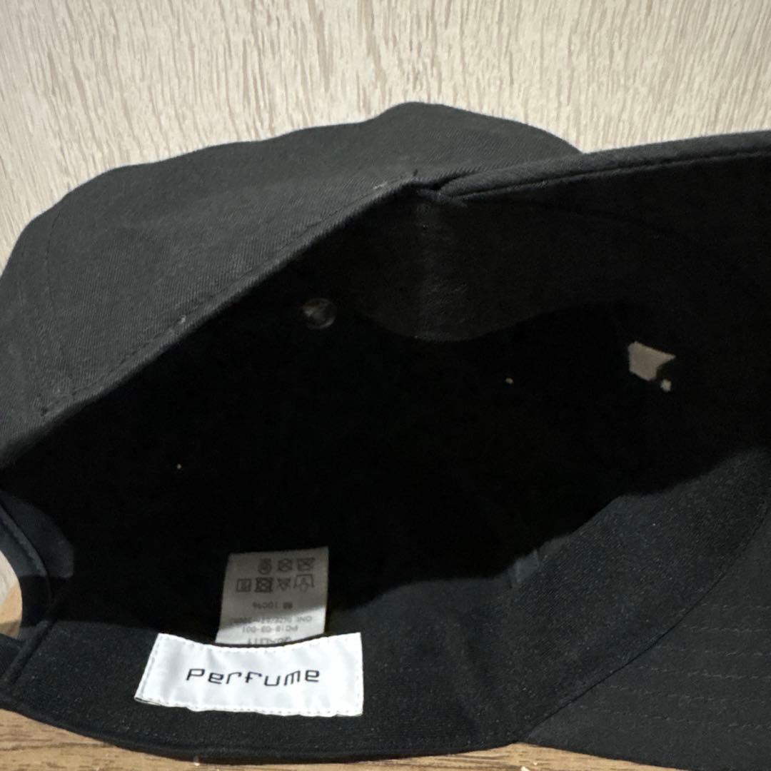 Perfume Closet 黒 キャップ