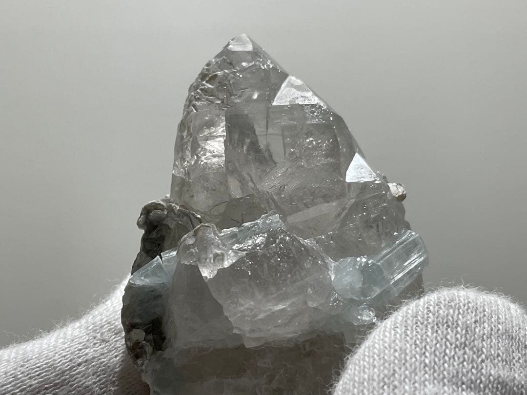 専用アクアマリン原石インクォーツ虹貫入アクアマリン　グランドレコードキーパー