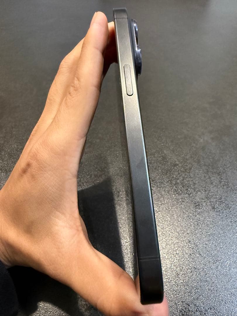 【極美品/訳アリ】iPhone 15pro 256G ブラック　ジャンク