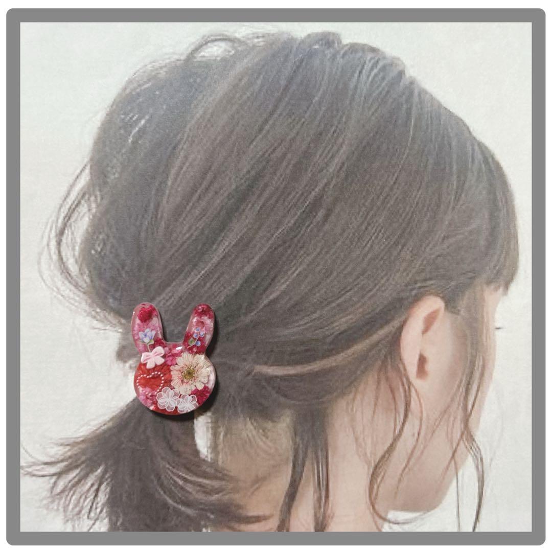 No 87❤︎可愛いかすみ草いっぱいのうさぎレジンヘアゴム❤︎٩(๑❛ᴗ❛๑)۶❤︎
