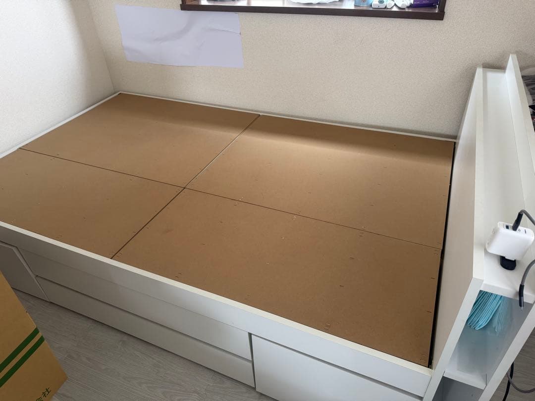 定価▶︎7万程 ホワイト セミダブルベッド　大容量収納 大阪 北摂