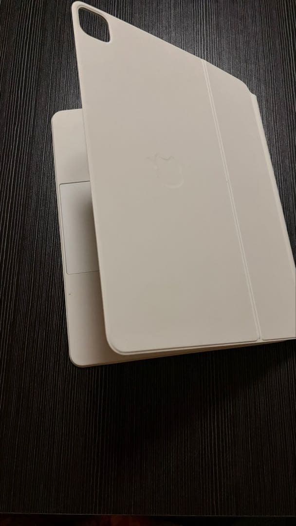 iPad Magic Keyboard ホワイトカバー