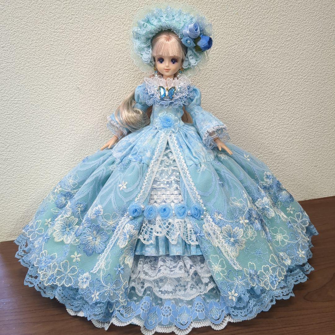 ゆ*ん様 ジェニーフレンド27cmドール服　ブルーのドレス
