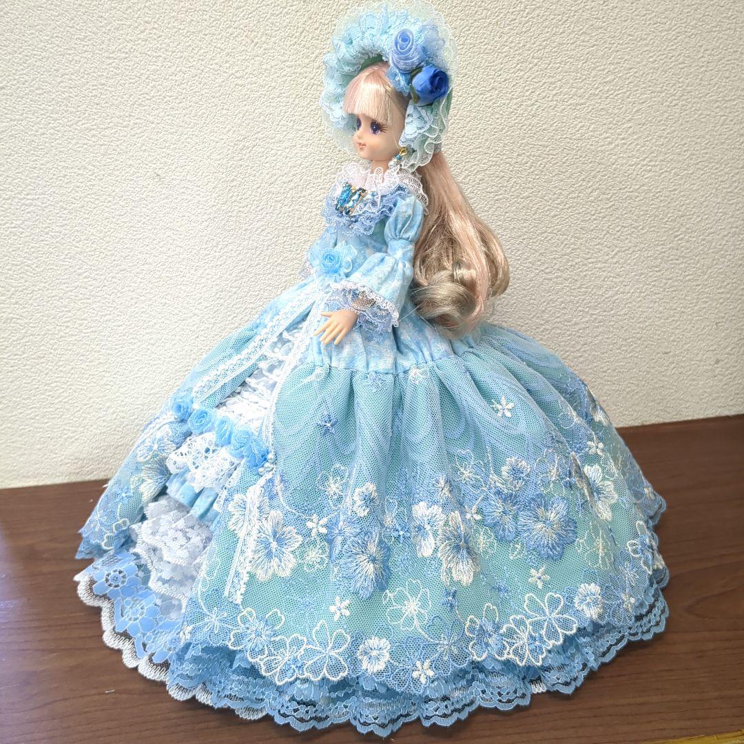 ゆ*ん様 ジェニーフレンド27cmドール服　ブルーのドレス