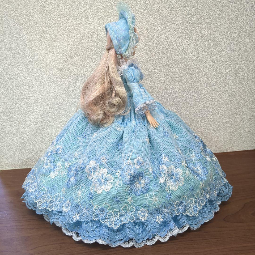 ゆ*ん様 ジェニーフレンド27cmドール服　ブルーのドレス