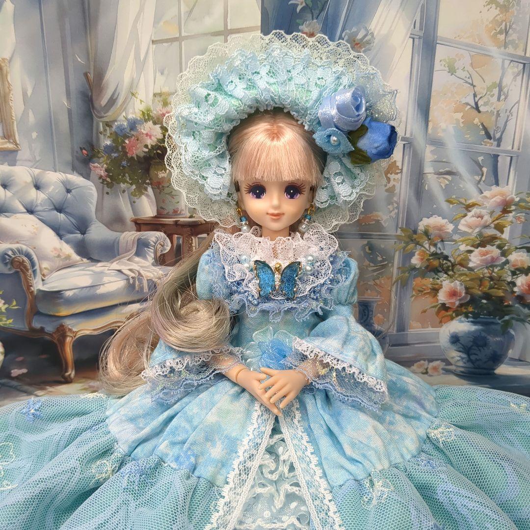 ゆ*ん様 ジェニーフレンド27cmドール服　ブルーのドレス