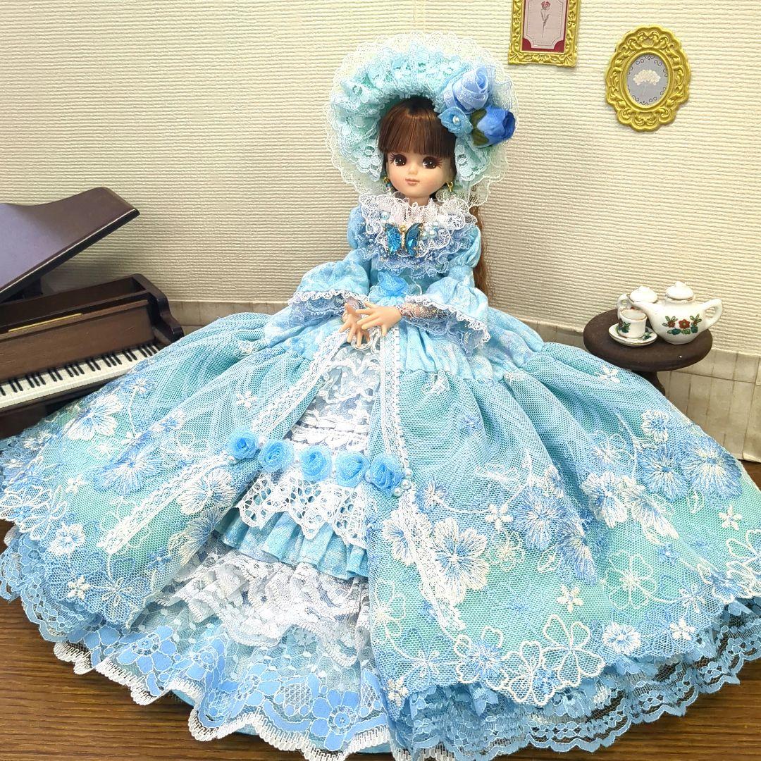 ゆ*ん様 ジェニーフレンド27cmドール服　ブルーのドレス