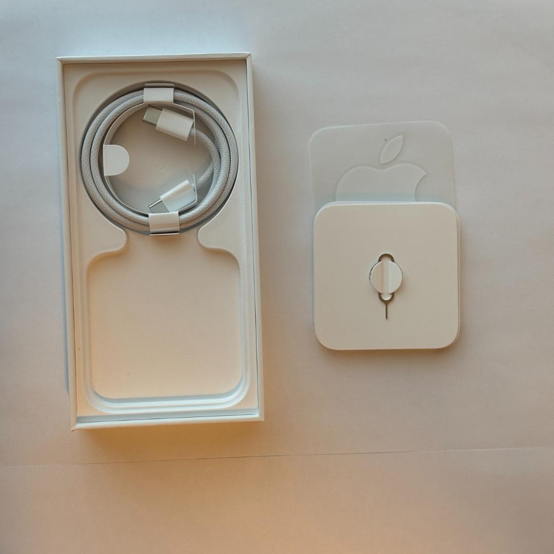 【美品】iPhone 15 128GB ブラック SIMフリー