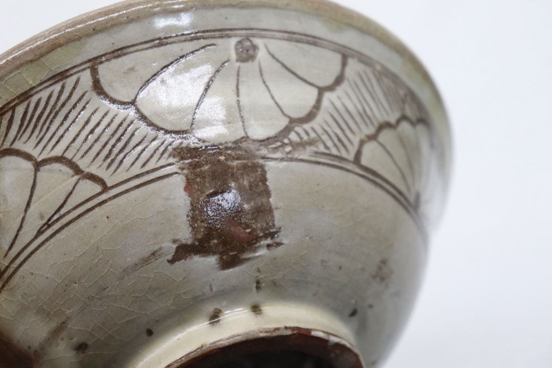 中国　磁州窯　蓮紋碗　送料込み250807