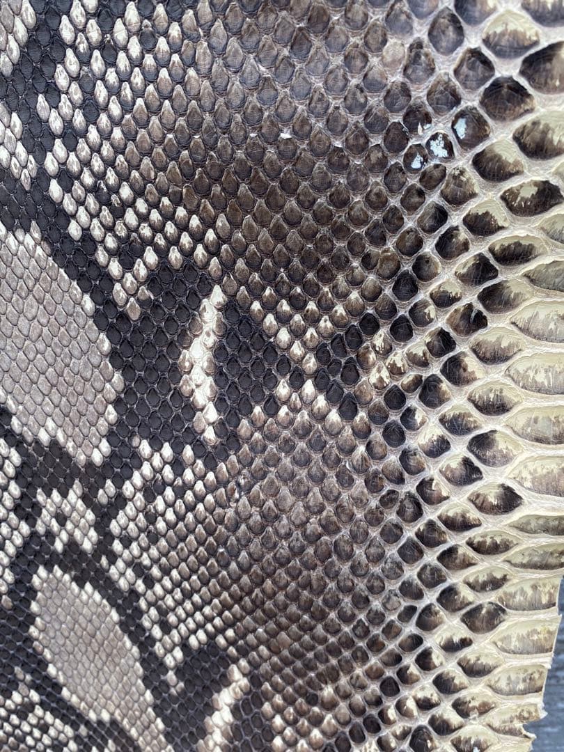 ダイヤモンドパイソン　超特大。316cm 希少　艶消　ヘビ革　⑧