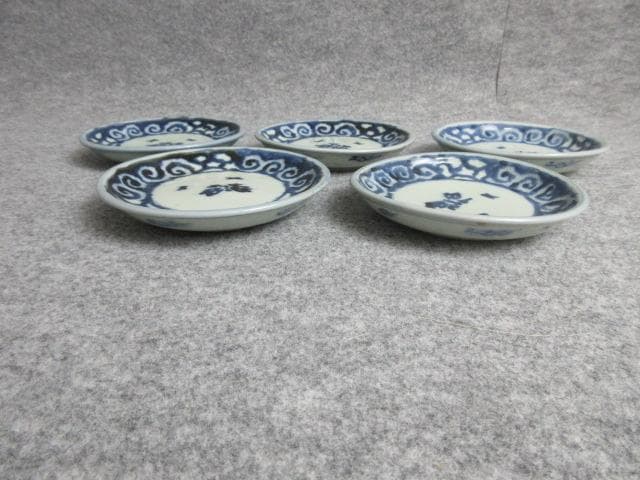 湖東焼染付唐草に蝶図小皿5枚 [B25635]