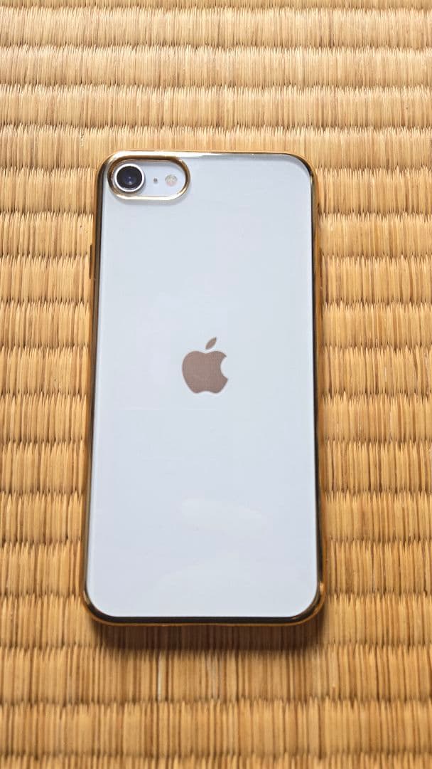 iPhoneSE2 64GB ホワイト SIMフリー バッテリー82%