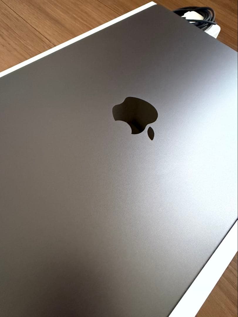 MacBook Pro 14インチ（M4 Pro）+ Magic Mouse