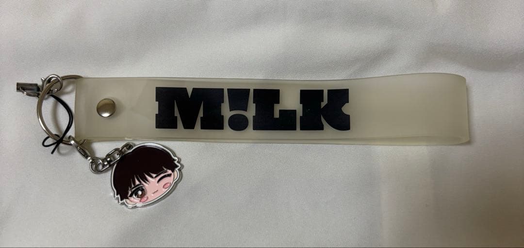 M!LK ペンライト ※おまけペンライトストラップ 落下物つき