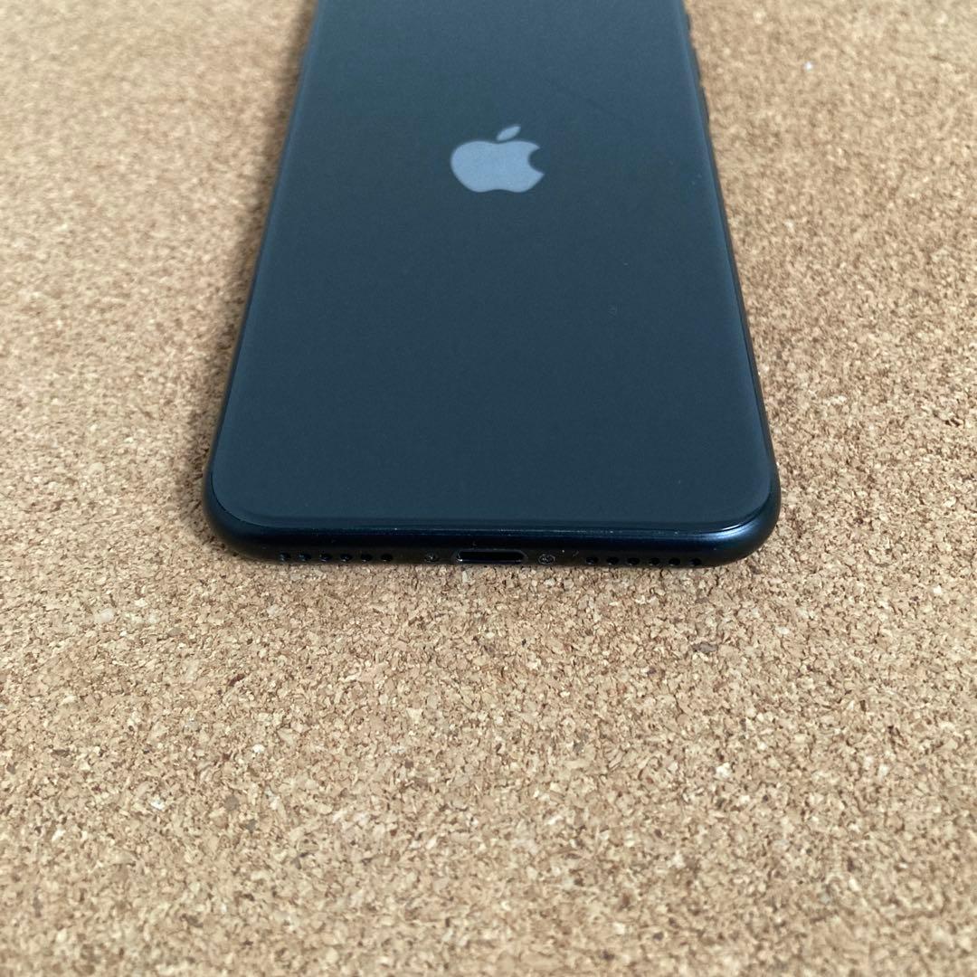 4142【早い者勝ち】電池新品☆iPhoneSE2 64GB SIMフリー☆