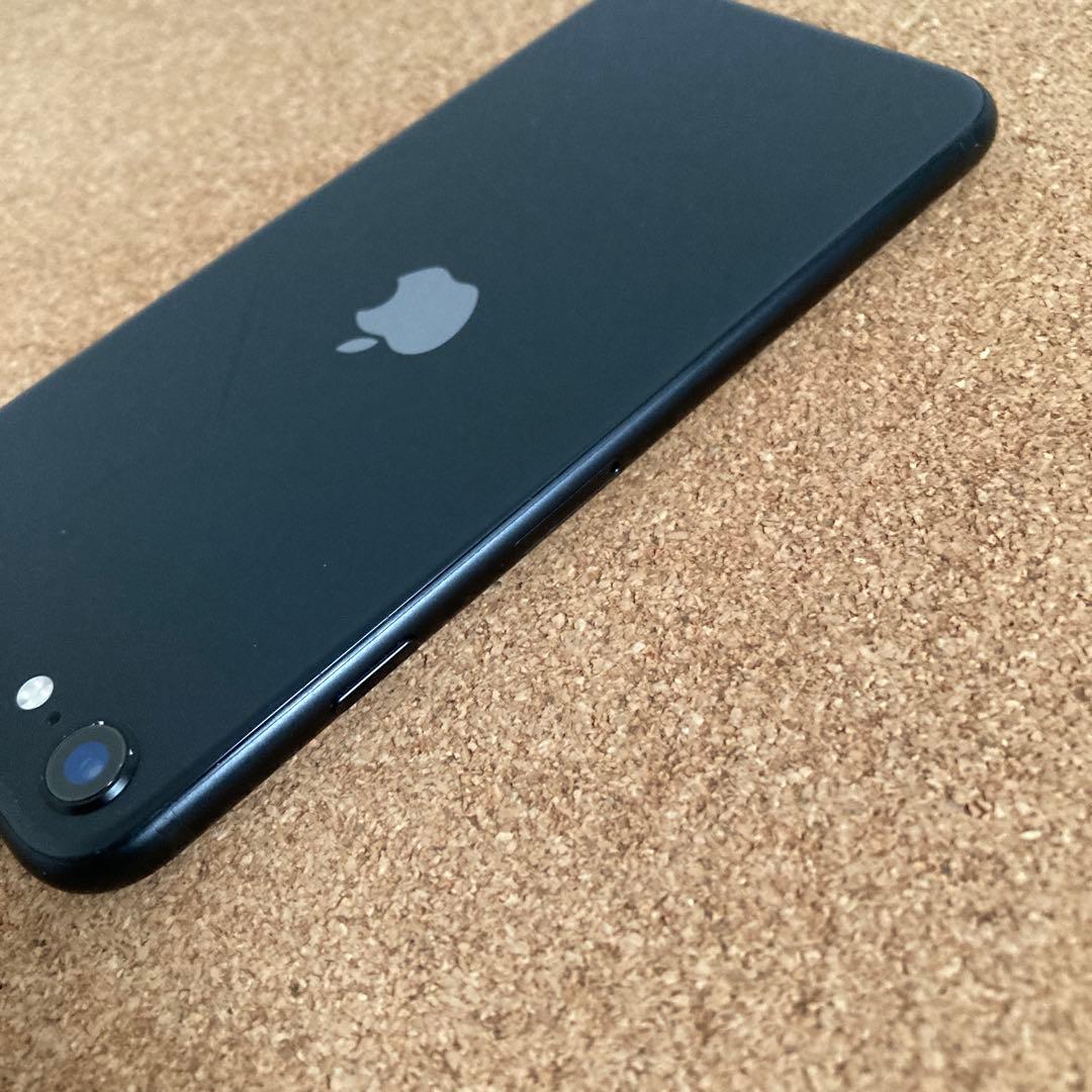 4142【早い者勝ち】電池新品☆iPhoneSE2 64GB SIMフリー☆