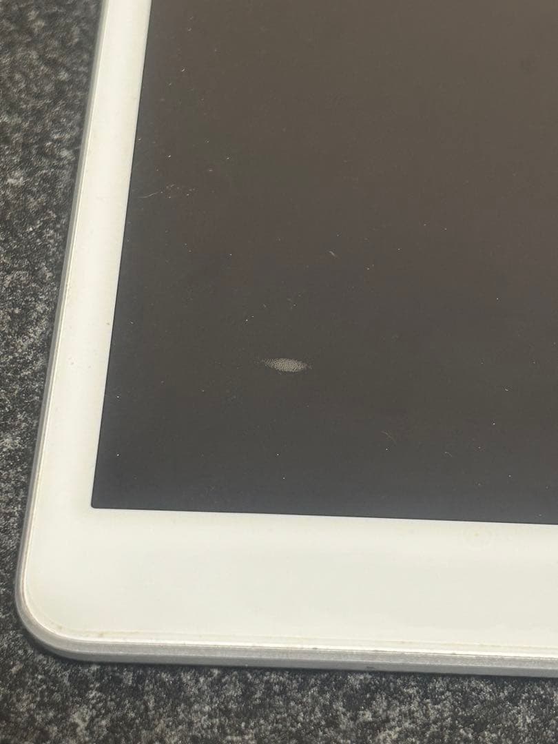 Apple iPad (第7世代) WiFiモデル シルバー 128GB