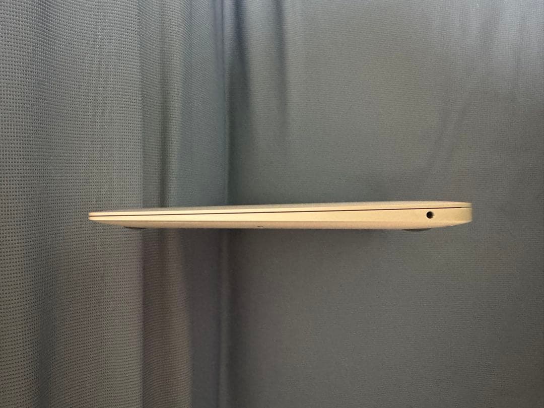 MacBook Air (M1, 2020) 256GB 中古　美品