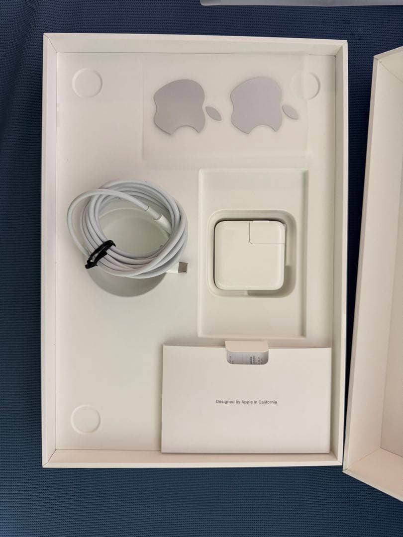 MacBook Air (M1, 2020) 256GB 中古　美品
