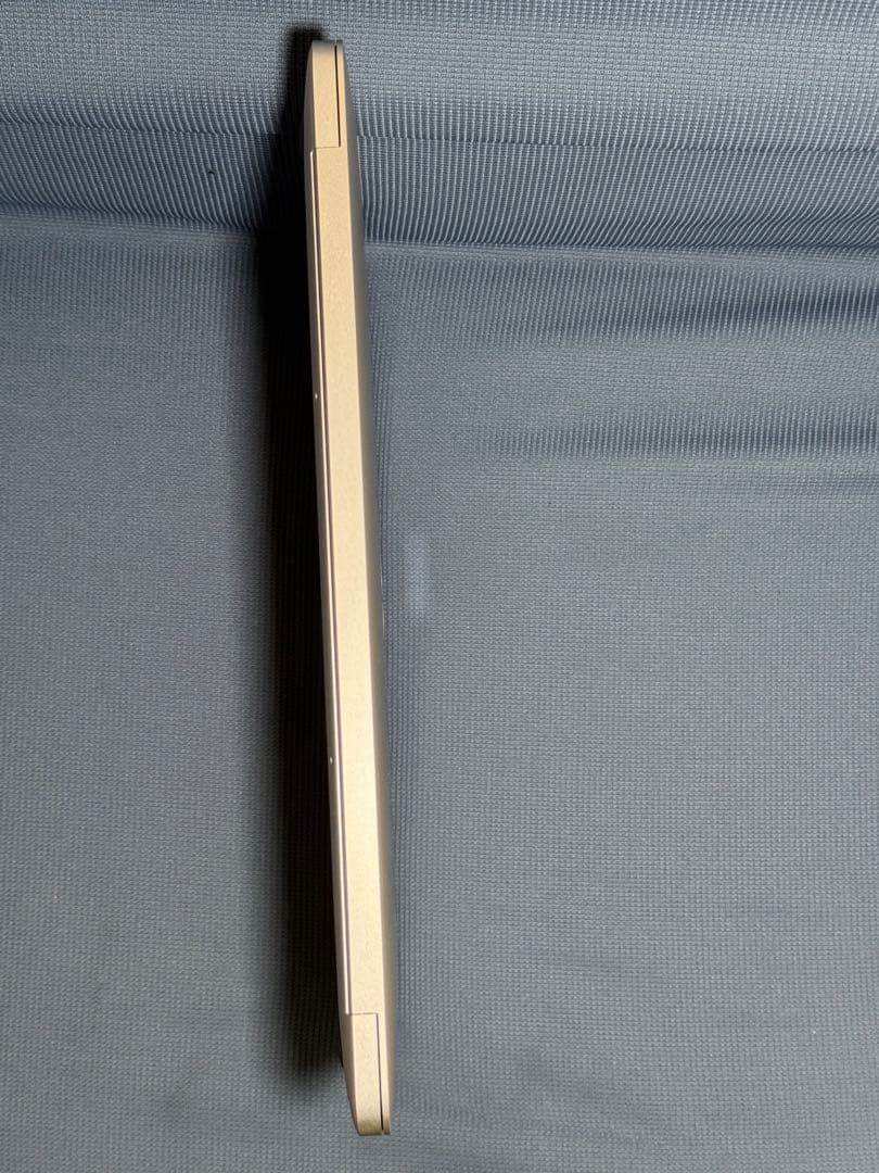 MacBook Air (M1, 2020) 256GB 中古　美品