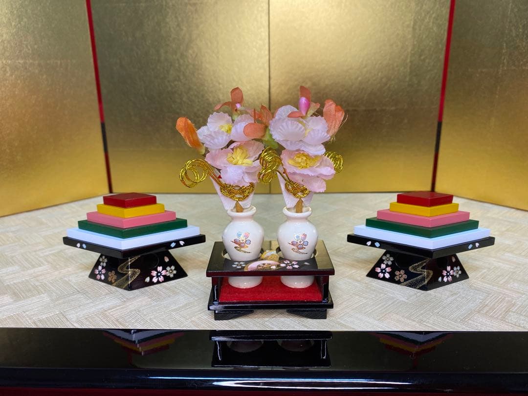 雛人形　親王平飾りセット・サイズ間口約６０×奥行約３０×高さ約３１㎝